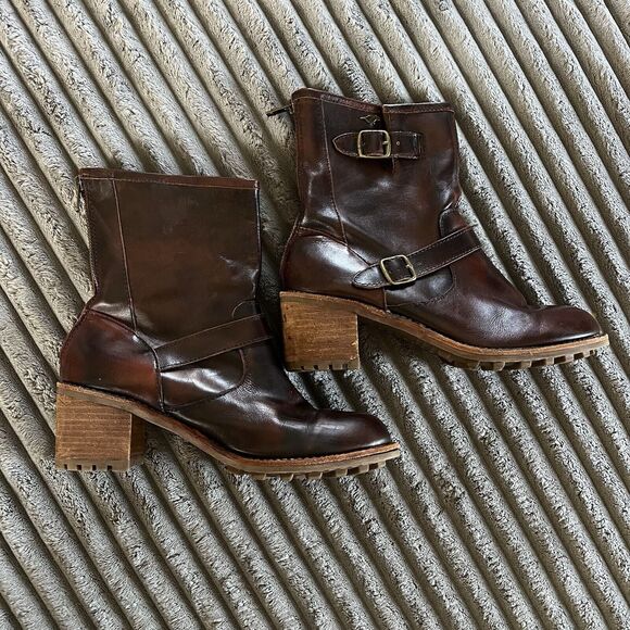 ROCKETDOG Leather Retro Style Ankle Boots With Buckles Brown Women US 9 M - Picture 4 of 16